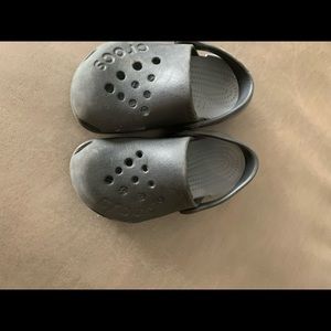Kids crocs size 7